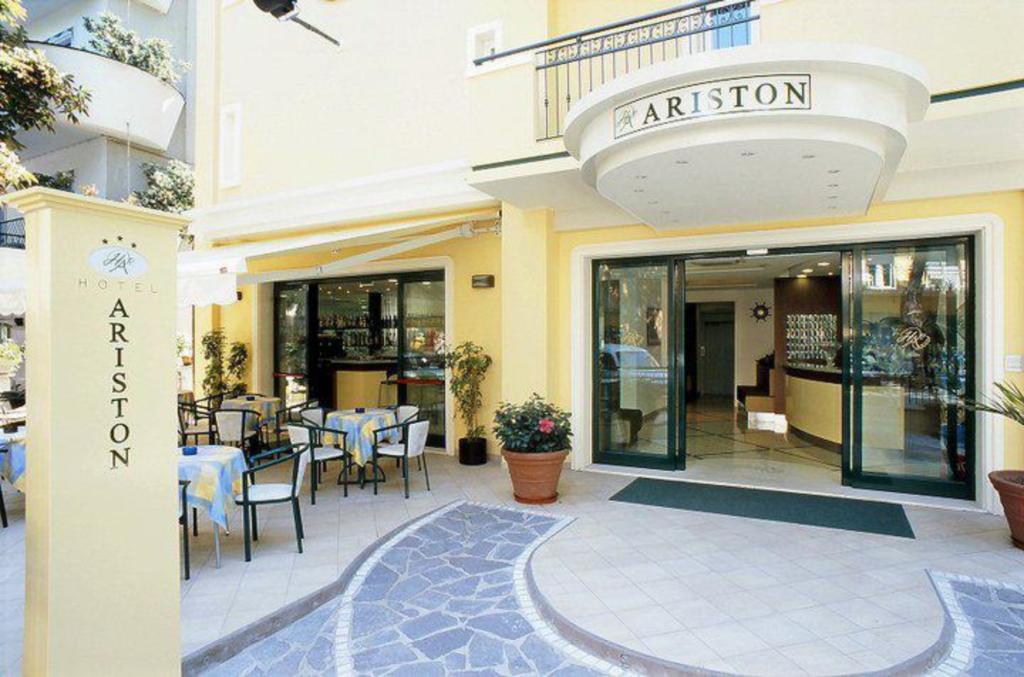 Hotel Ariston 米萨诺阿德里亚蒂科 外观 照片