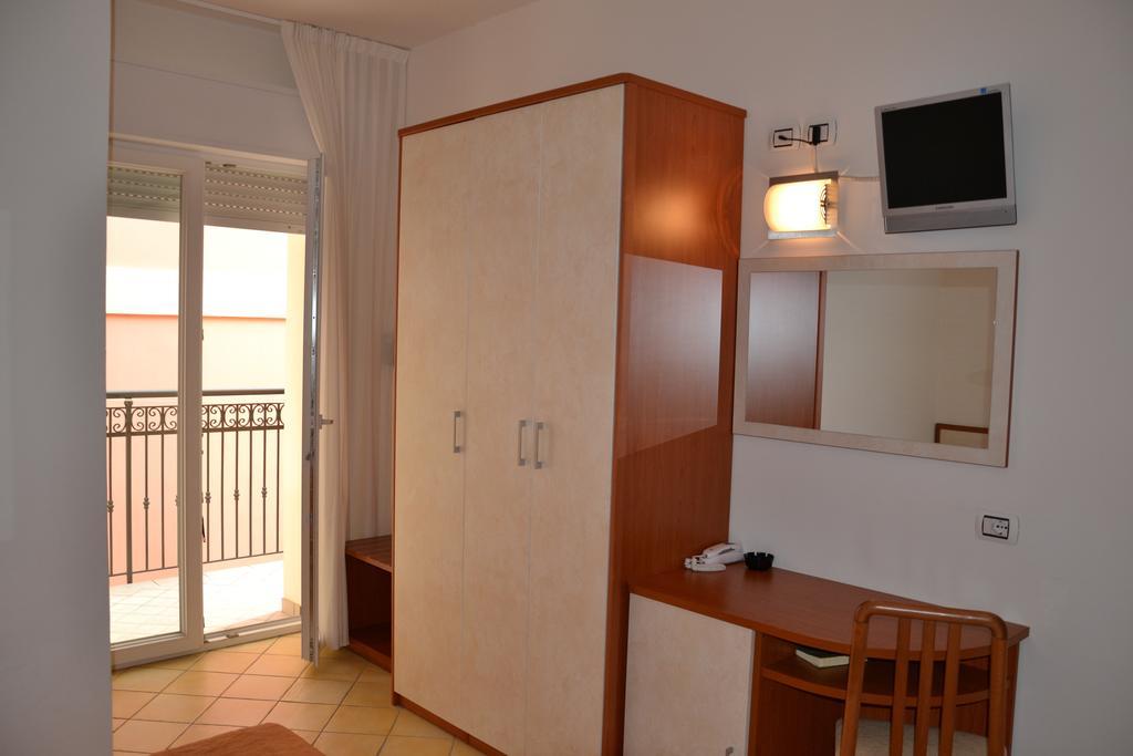 Hotel Ariston 米萨诺阿德里亚蒂科 客房 照片