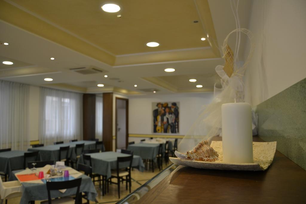 Hotel Ariston 米萨诺阿德里亚蒂科 外观 照片
