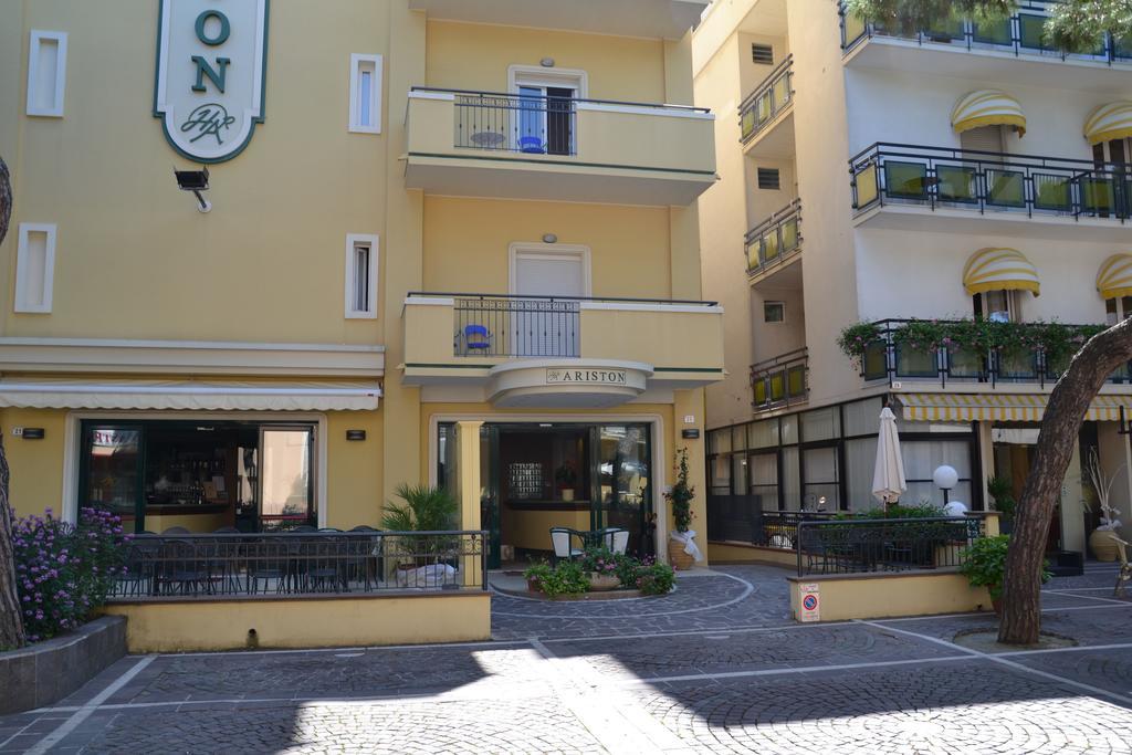 Hotel Ariston 米萨诺阿德里亚蒂科 外观 照片