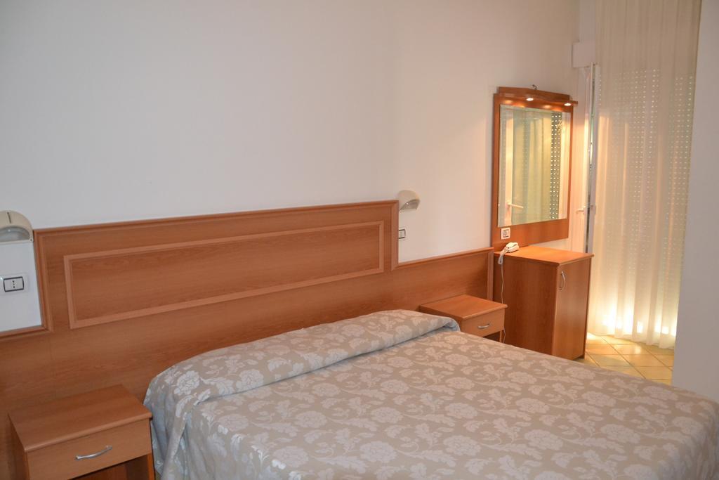 Hotel Ariston 米萨诺阿德里亚蒂科 客房 照片
